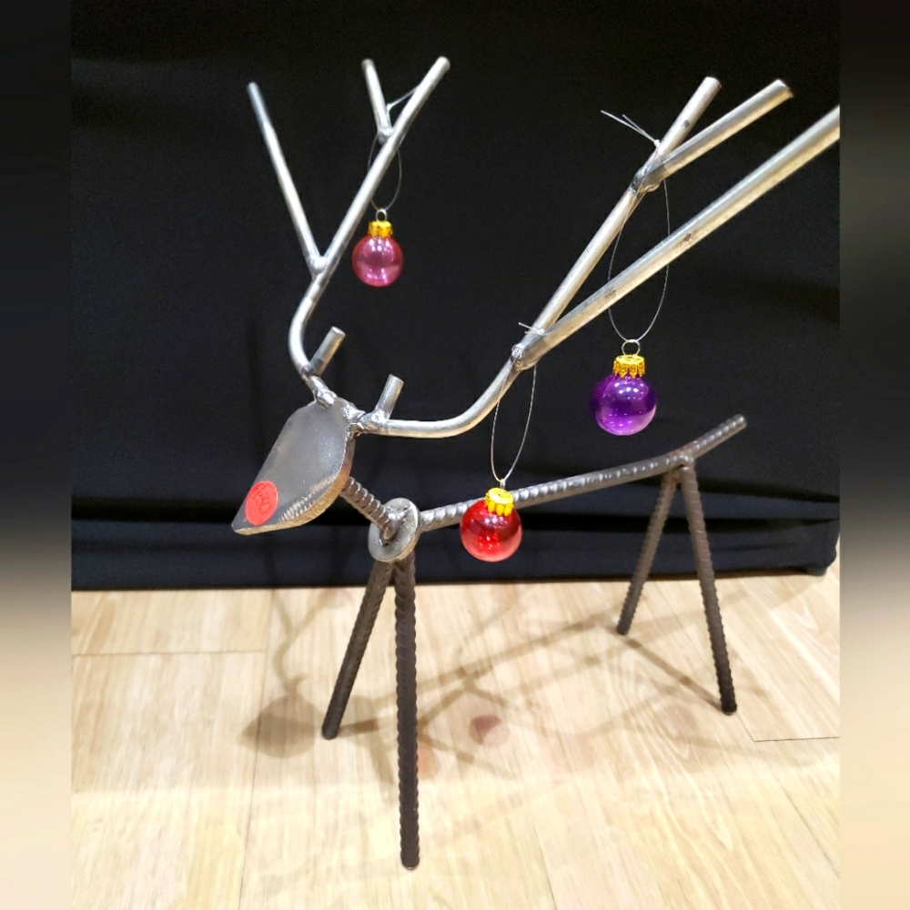 Metal welded reindeer
